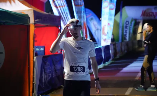 Ostatnie piątkowe zmagania na Festiwalu Biegowym. Ruszył Bieg Nocny na 7 km - 54